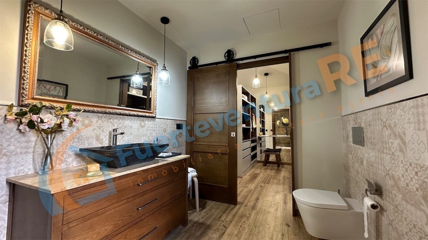 3 soveværelse Villa til salg i Llanos de la Concepcion med garage - € 650.000 (Ref: 7971138)