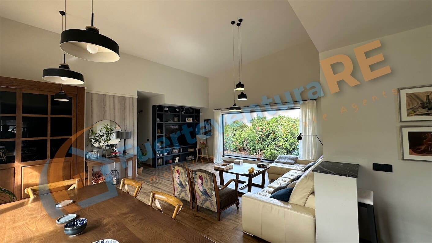 3 soveværelse Villa til salg i Llanos de la Concepcion med garage - € 650.000 (Ref: 7971138)