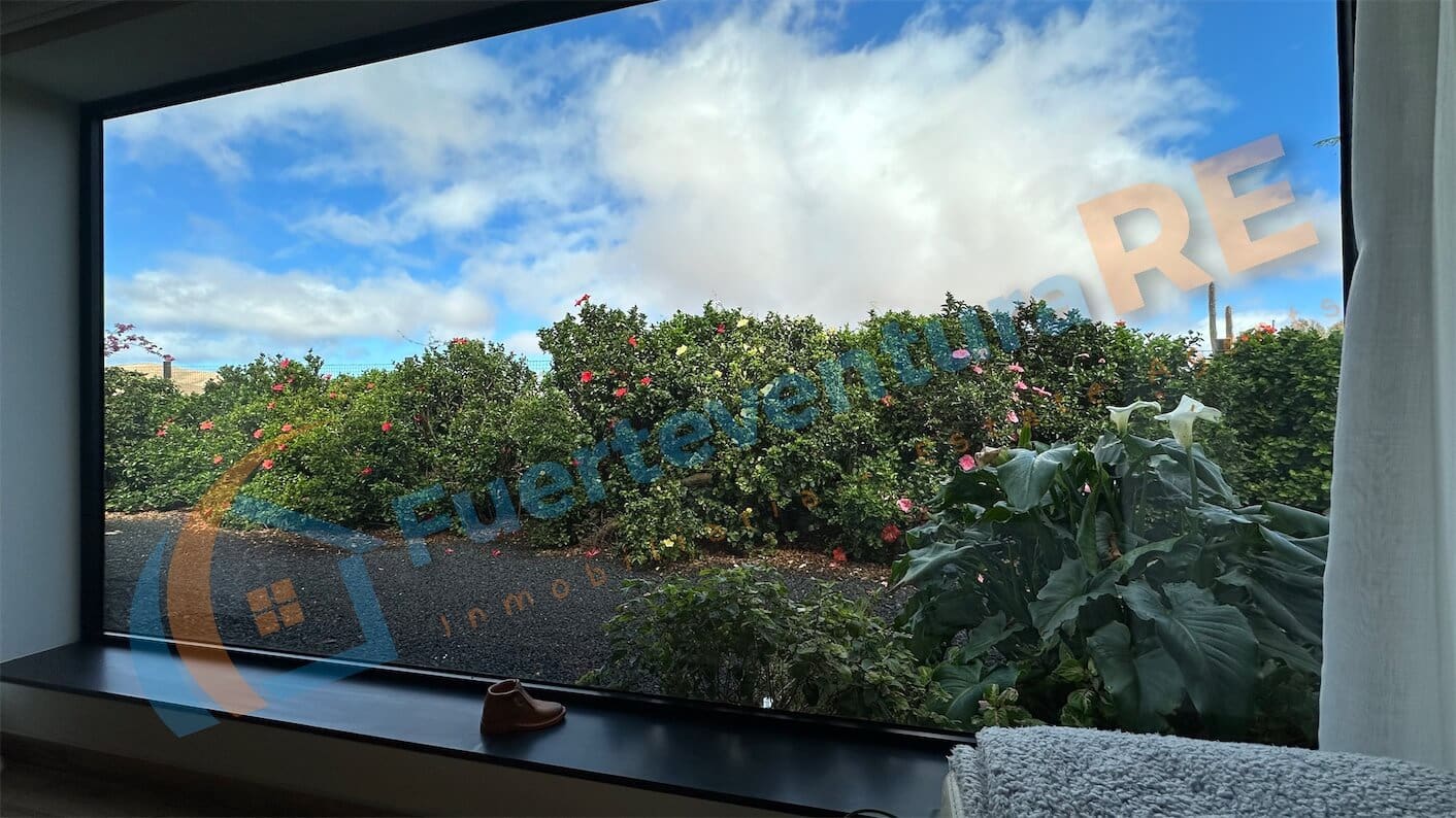 3 soveværelse Villa til salg i Llanos de la Concepcion med garage - € 650.000 (Ref: 7971138)