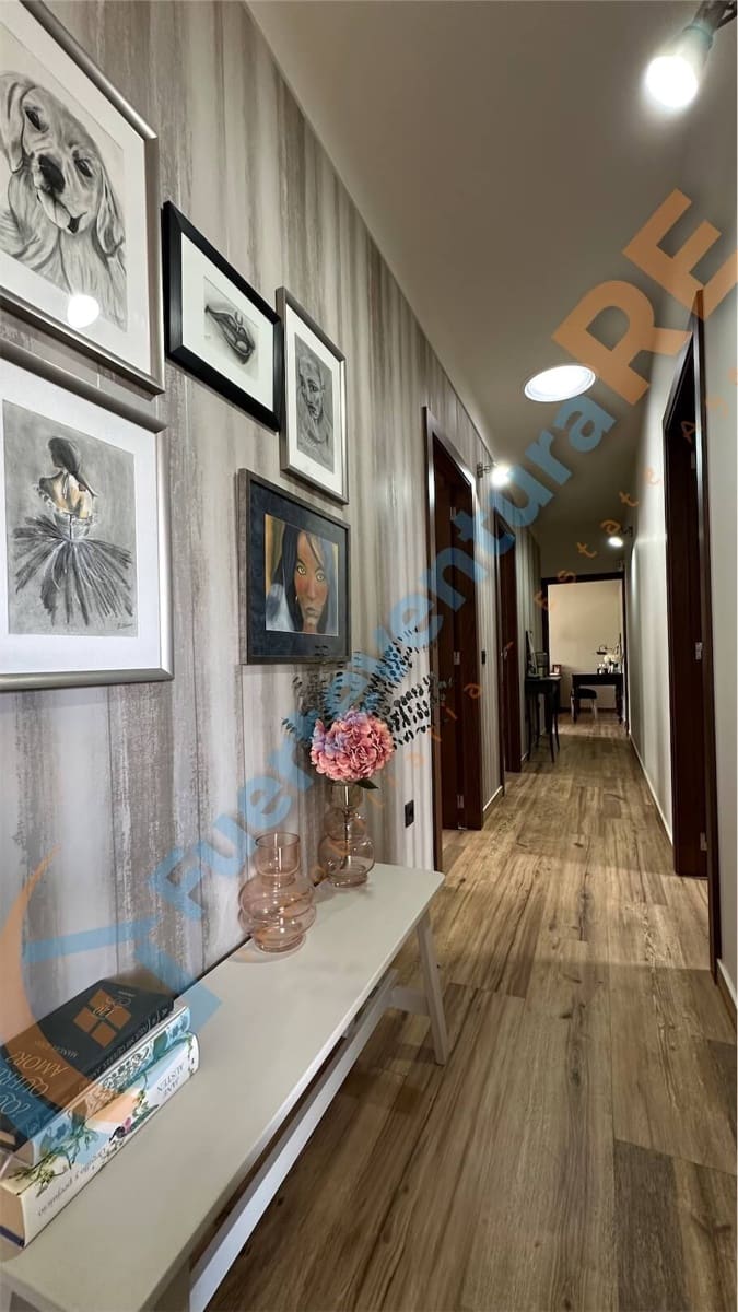 3 soveværelse Villa til salg i Llanos de la Concepcion med garage - € 650.000 (Ref: 7971138)