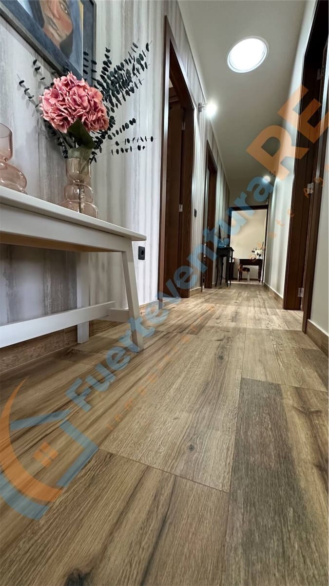 3 soveværelse Villa til salg i Llanos de la Concepcion med garage - € 650.000 (Ref: 7971138)