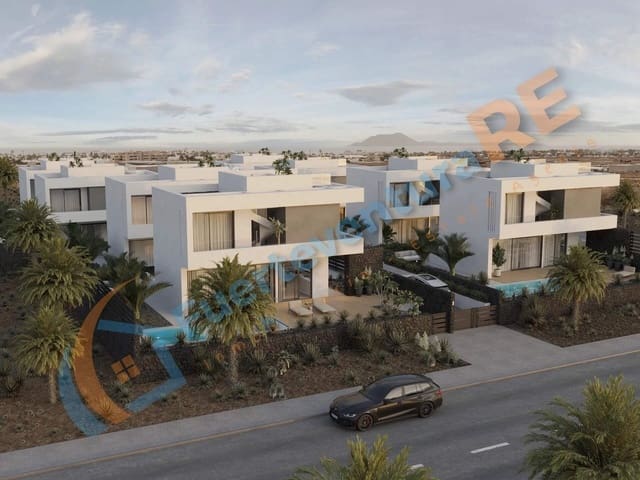 2 soveværelse Villa til salg i Corralejo, La Oliva med swimmingpool garage - € 670.000 (Ref: 8495309)