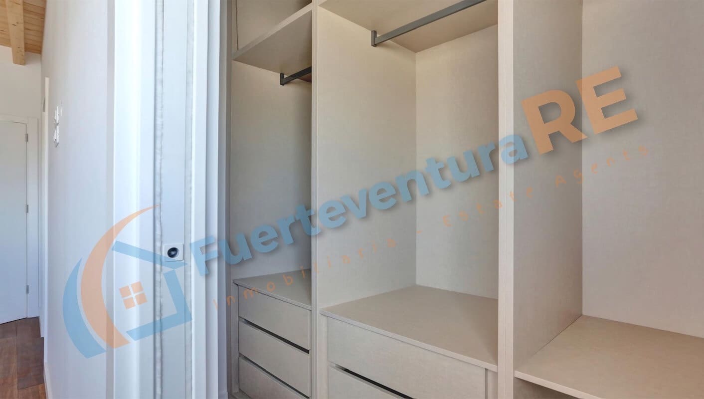 3 slaapkamer Penthouse te koop in El Cotillo - € 400.000 (Ref: 8770070)