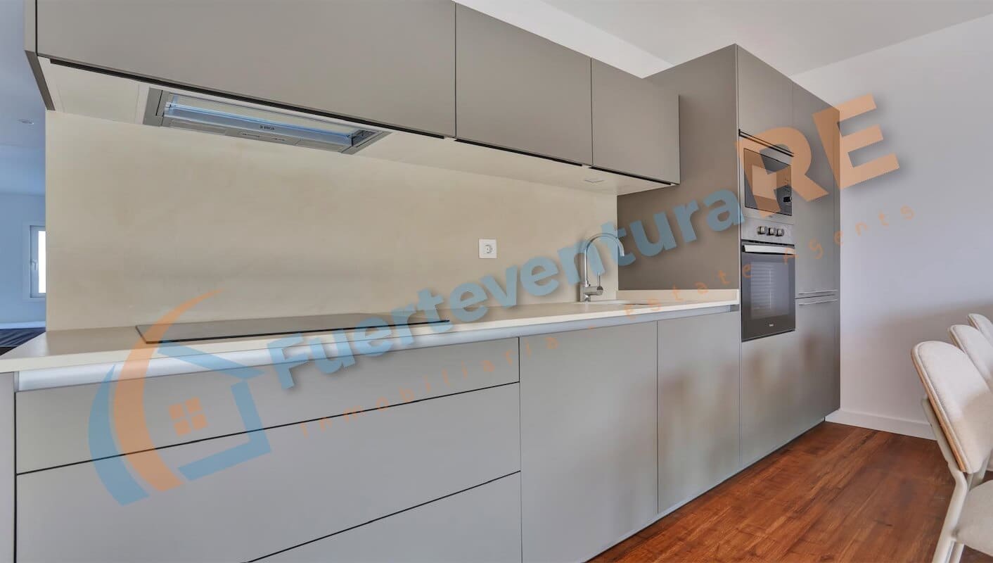 3 slaapkamer Penthouse te koop in El Cotillo - € 400.000 (Ref: 8770070)