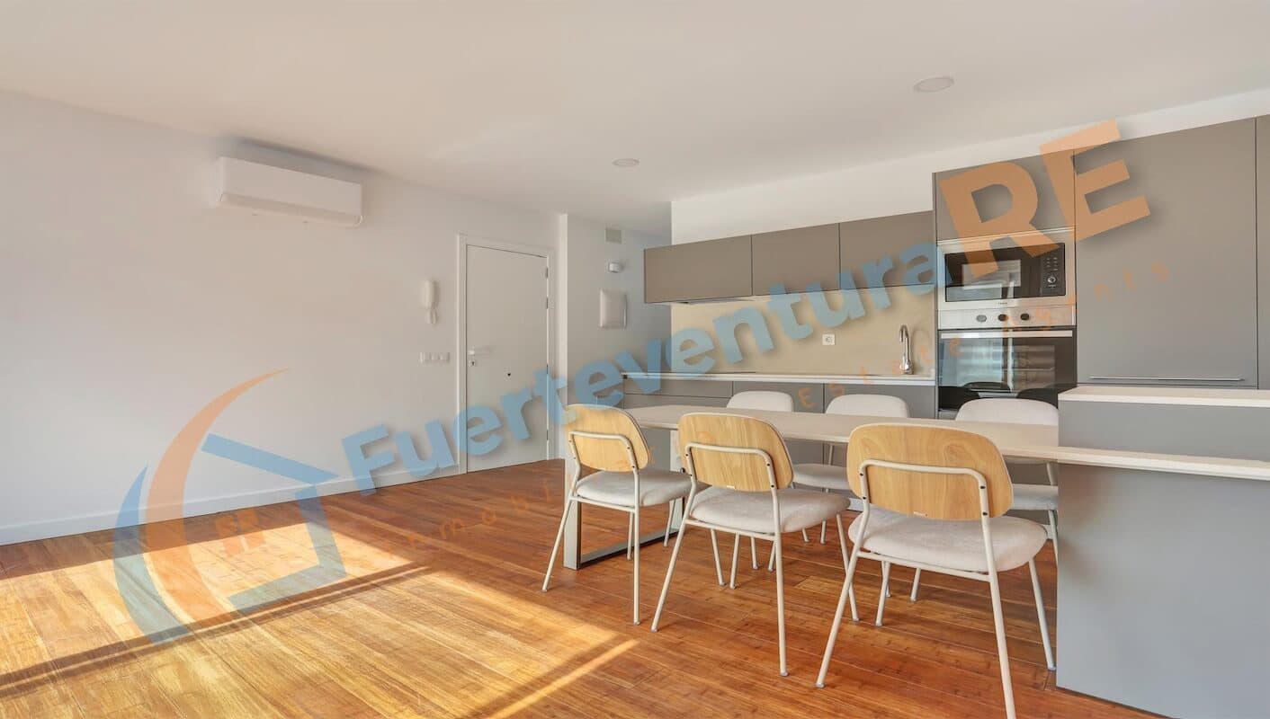 3 slaapkamer Penthouse te koop in El Cotillo - € 400.000 (Ref: 8770070)