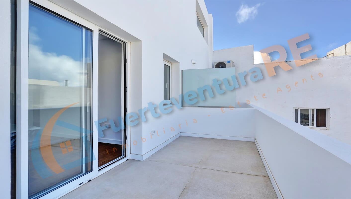 3 slaapkamer Penthouse te koop in El Cotillo - € 400.000 (Ref: 8770070)