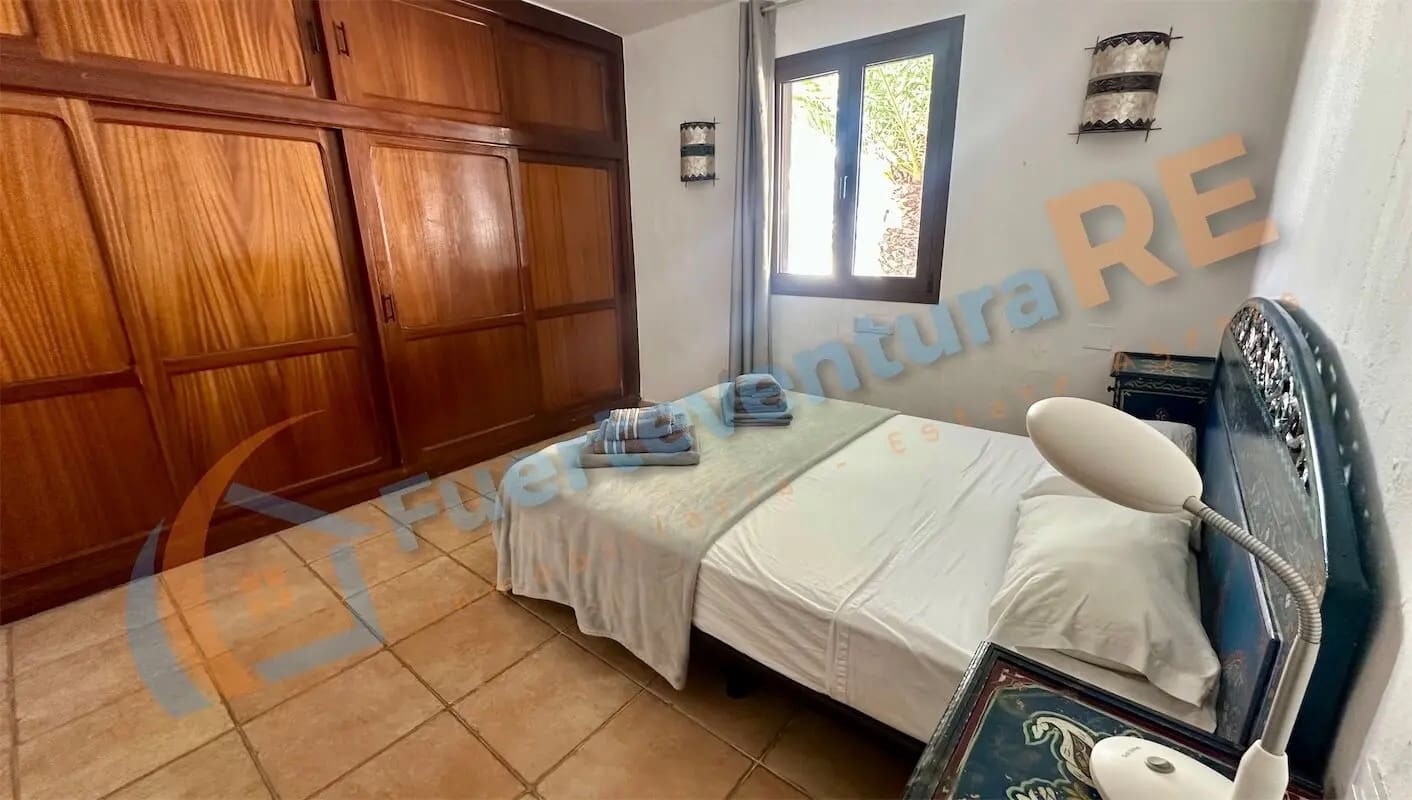 4 soveværelse Villa til salg i Caleta de Fuste med swimmingpool - € 650.000 (Ref: 8844887)