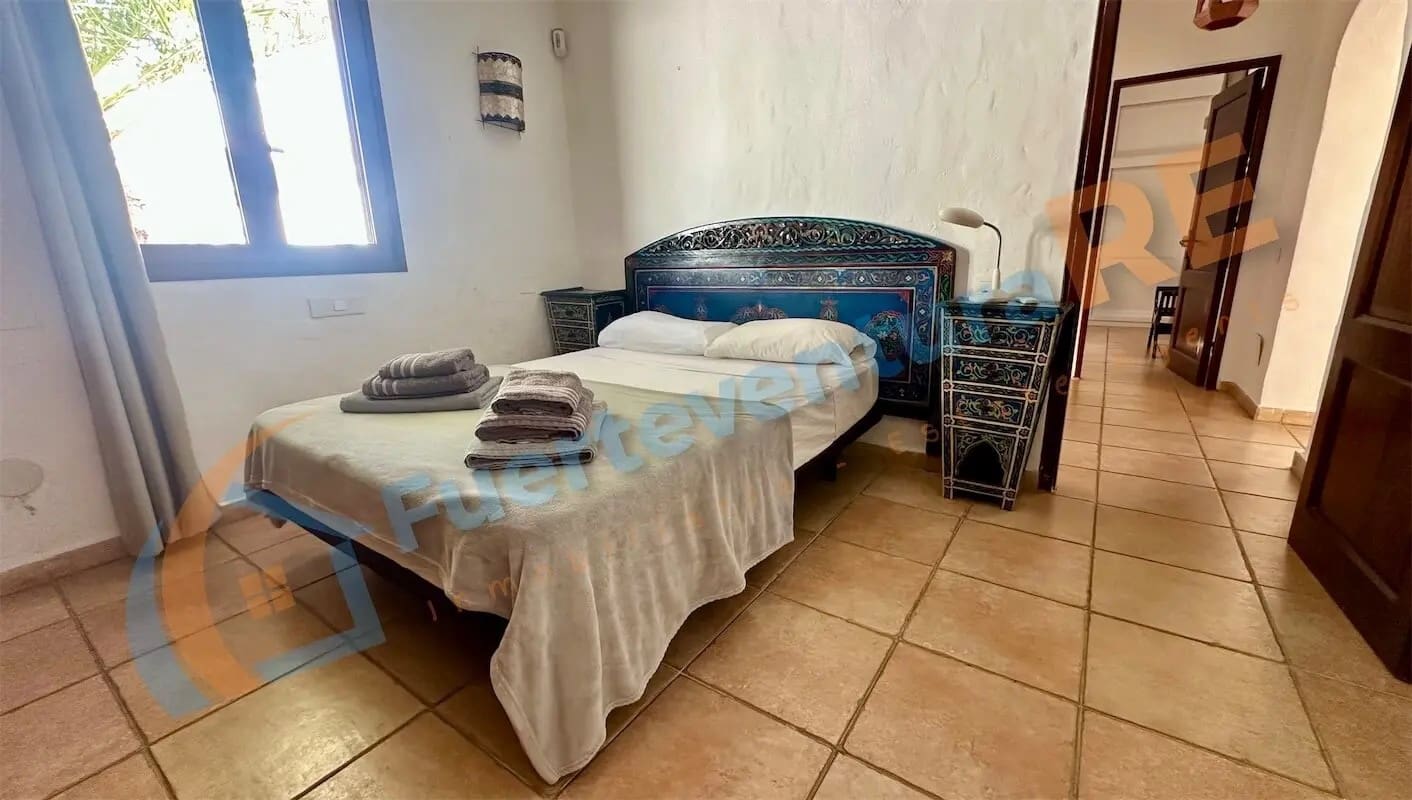 4 soveværelse Villa til salg i Caleta de Fuste med swimmingpool - € 650.000 (Ref: 8844887)