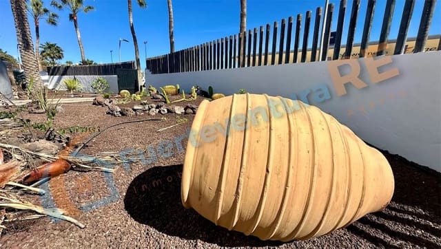 4 quarto Moradia para venda em Caleta de Fuste, Antigua com piscina - 650 000 € (Ref: 8844887)