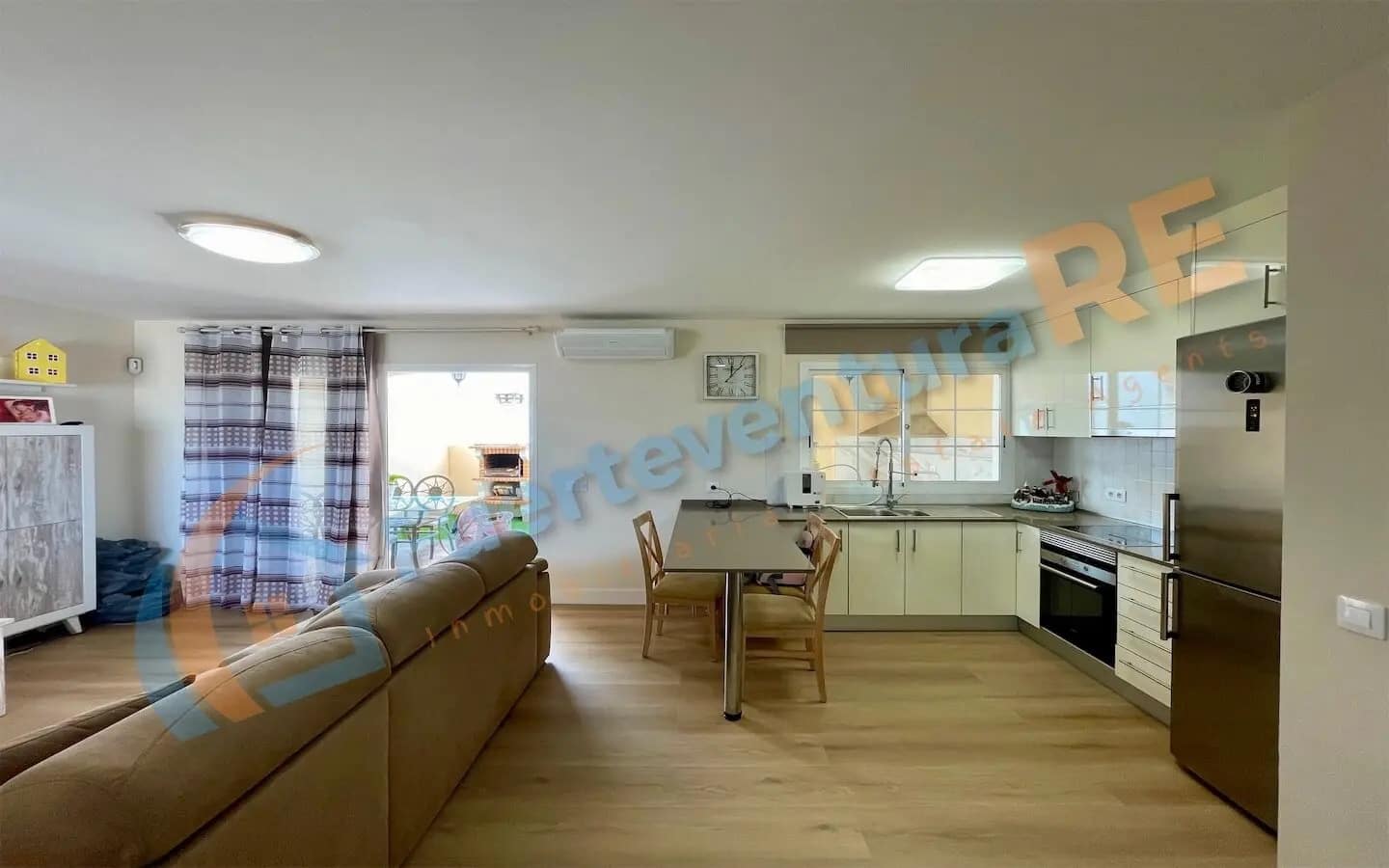 2 soverom Kjedet enebolig til salgs i Caleta de Fuste med garasje - € 245 000 (Ref: 8958139)