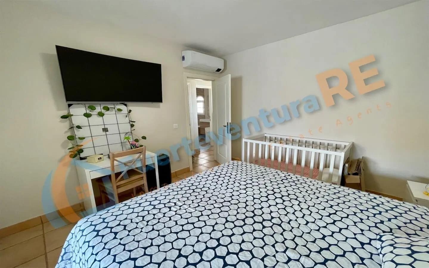 2 soverom Kjedet enebolig til salgs i Caleta de Fuste med garasje - € 245 000 (Ref: 8958139)