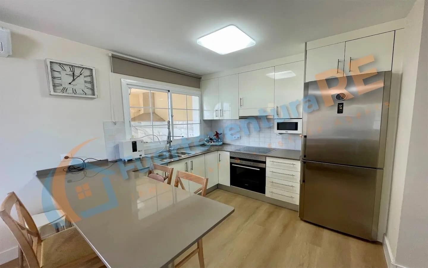 2 soverom Kjedet enebolig til salgs i Caleta de Fuste med garasje - € 245 000 (Ref: 8958139)