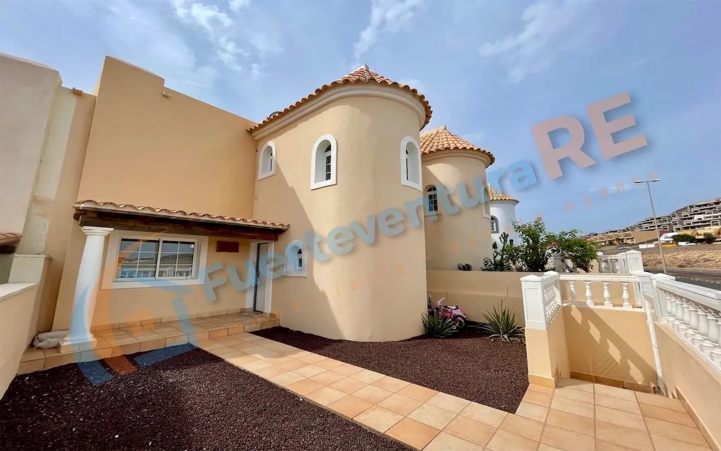 2 soverom Kjedet enebolig til salgs i Caleta de Fuste med garasje - € 245 000 (Ref: 8958139)