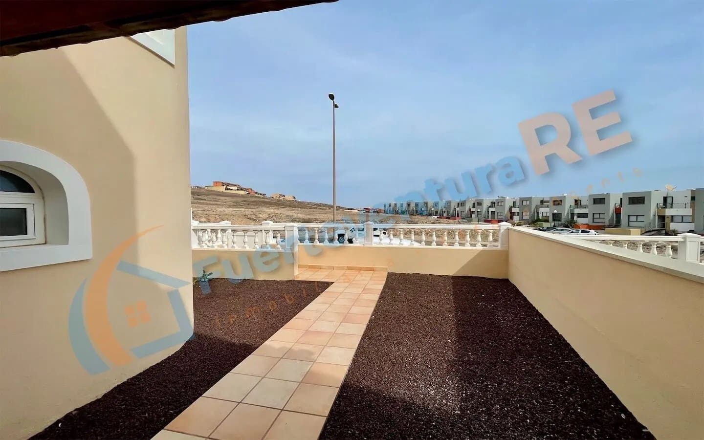 2 soverom Kjedet enebolig til salgs i Caleta de Fuste med garasje - € 245 000 (Ref: 8958139)