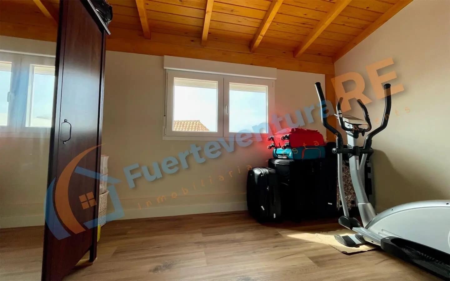 2 soverom Kjedet enebolig til salgs i Caleta de Fuste med garasje - € 245 000 (Ref: 8958139)