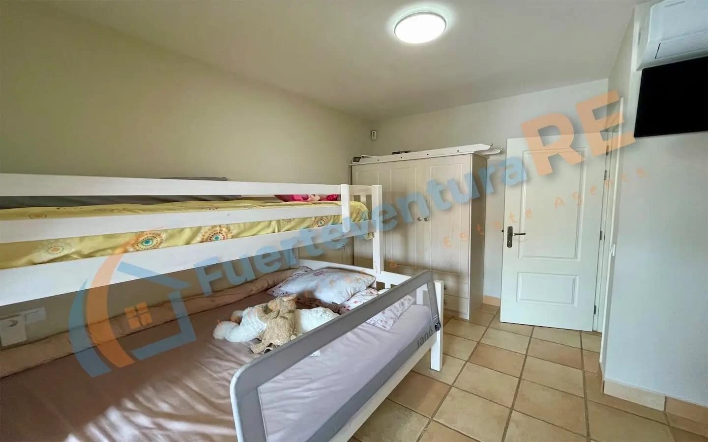 2 soverom Kjedet enebolig til salgs i Caleta de Fuste med garasje - € 245 000 (Ref: 8958139)