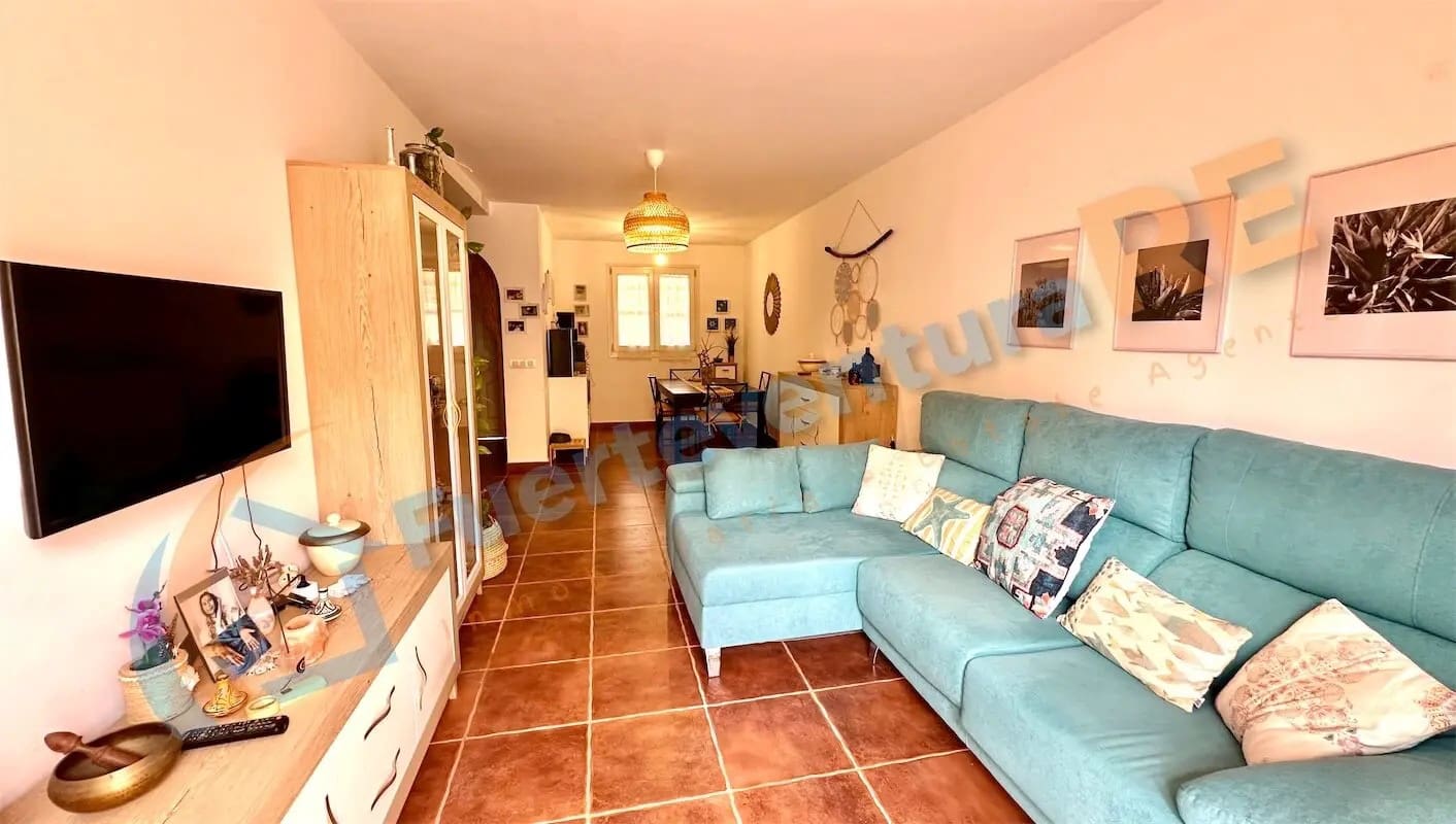 3 soveværelse Byhus til salg i Corralejo med swimmingpool garage - € 320.000 (Ref: 9000141)