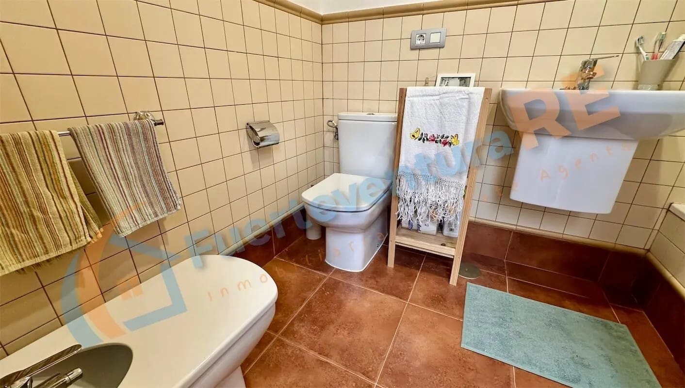 3 soveværelse Byhus til salg i Corralejo med swimmingpool garage - € 320.000 (Ref: 9000141)