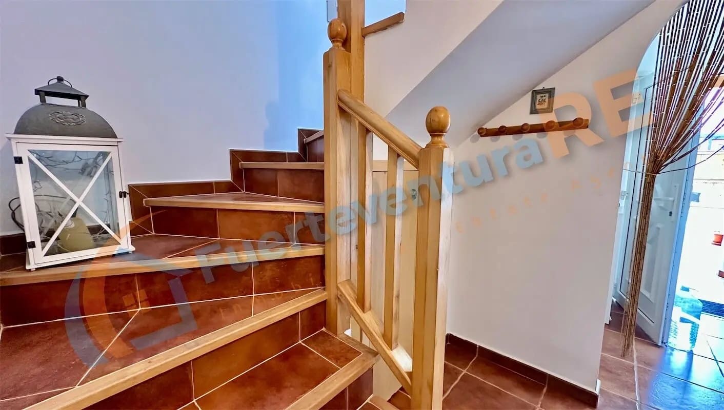 3 soveværelse Byhus til salg i Corralejo med swimmingpool garage - € 320.000 (Ref: 9000141)