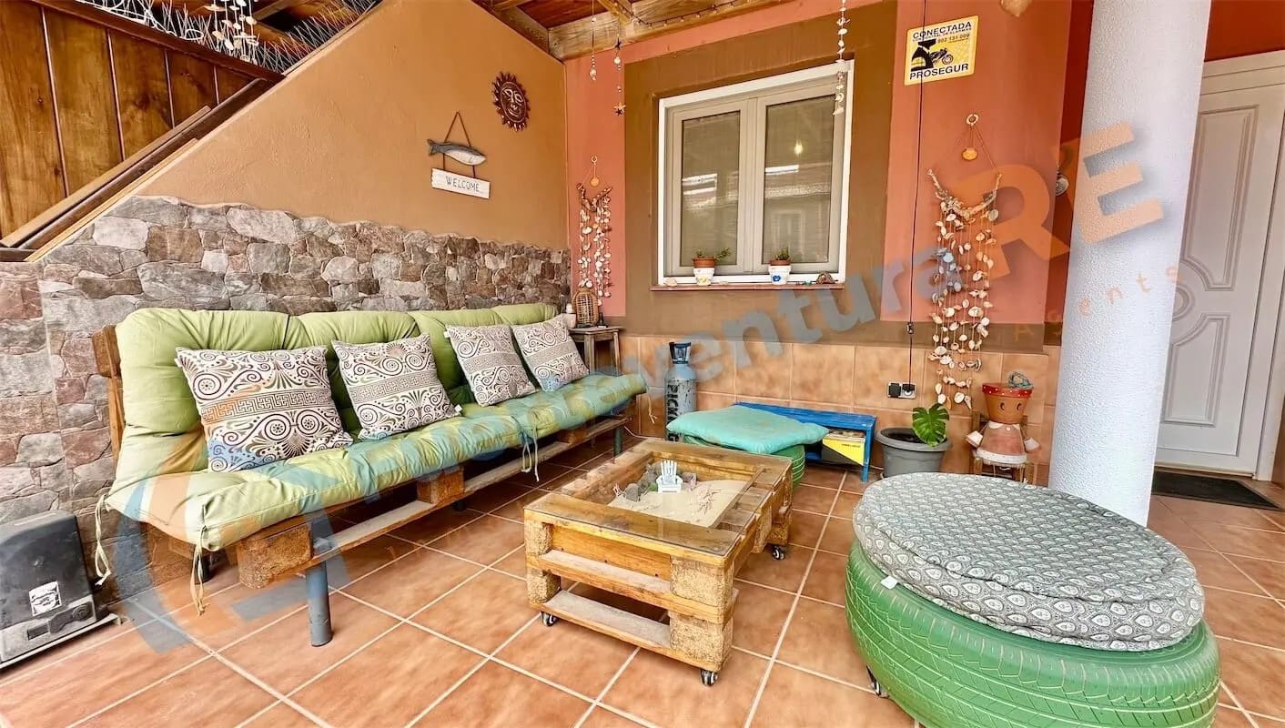 3 soveværelse Byhus til salg i Corralejo med swimmingpool garage - € 320.000 (Ref: 9000141)