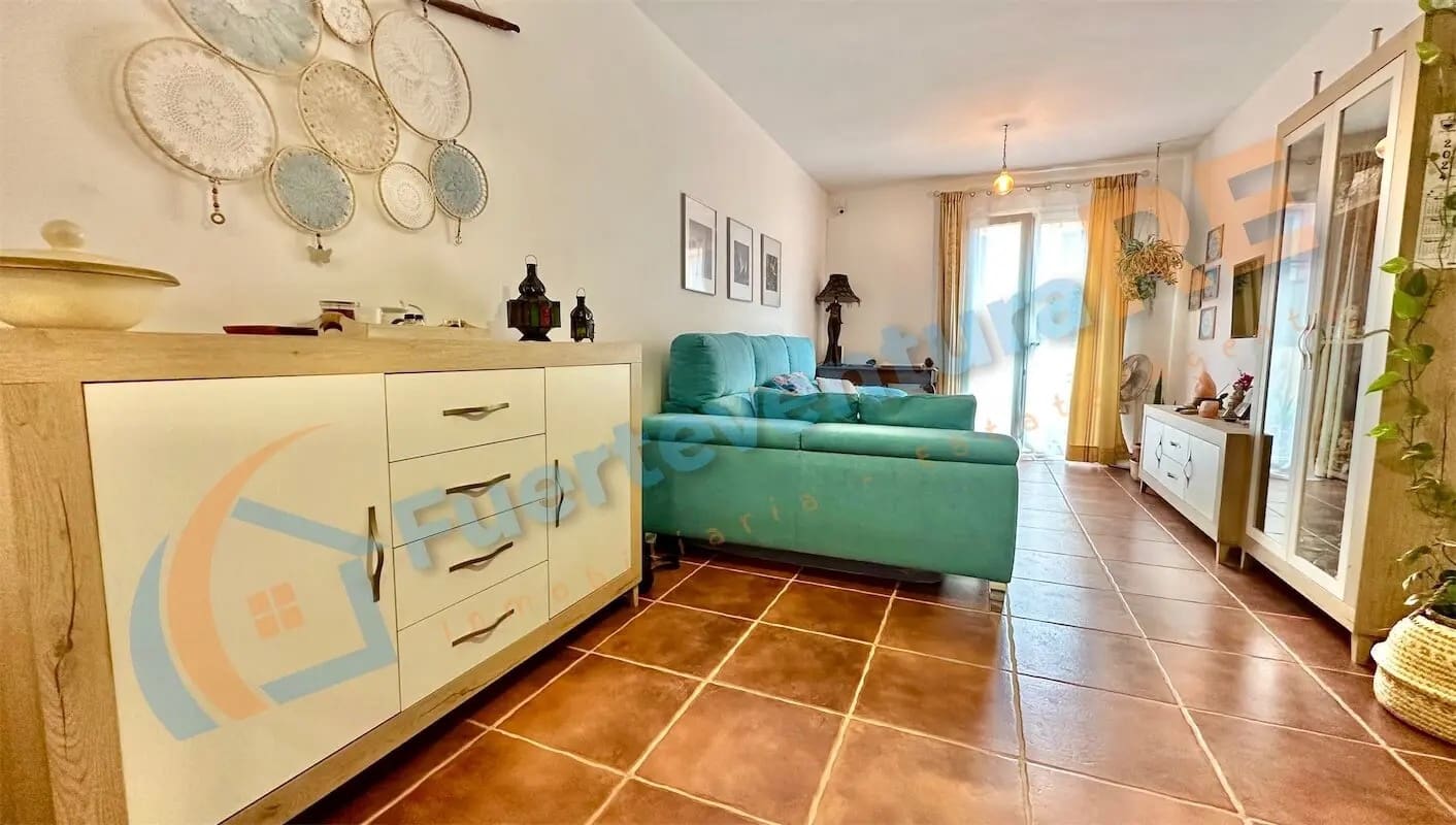 3 soveværelse Byhus til salg i Corralejo med swimmingpool garage - € 320.000 (Ref: 9000141)