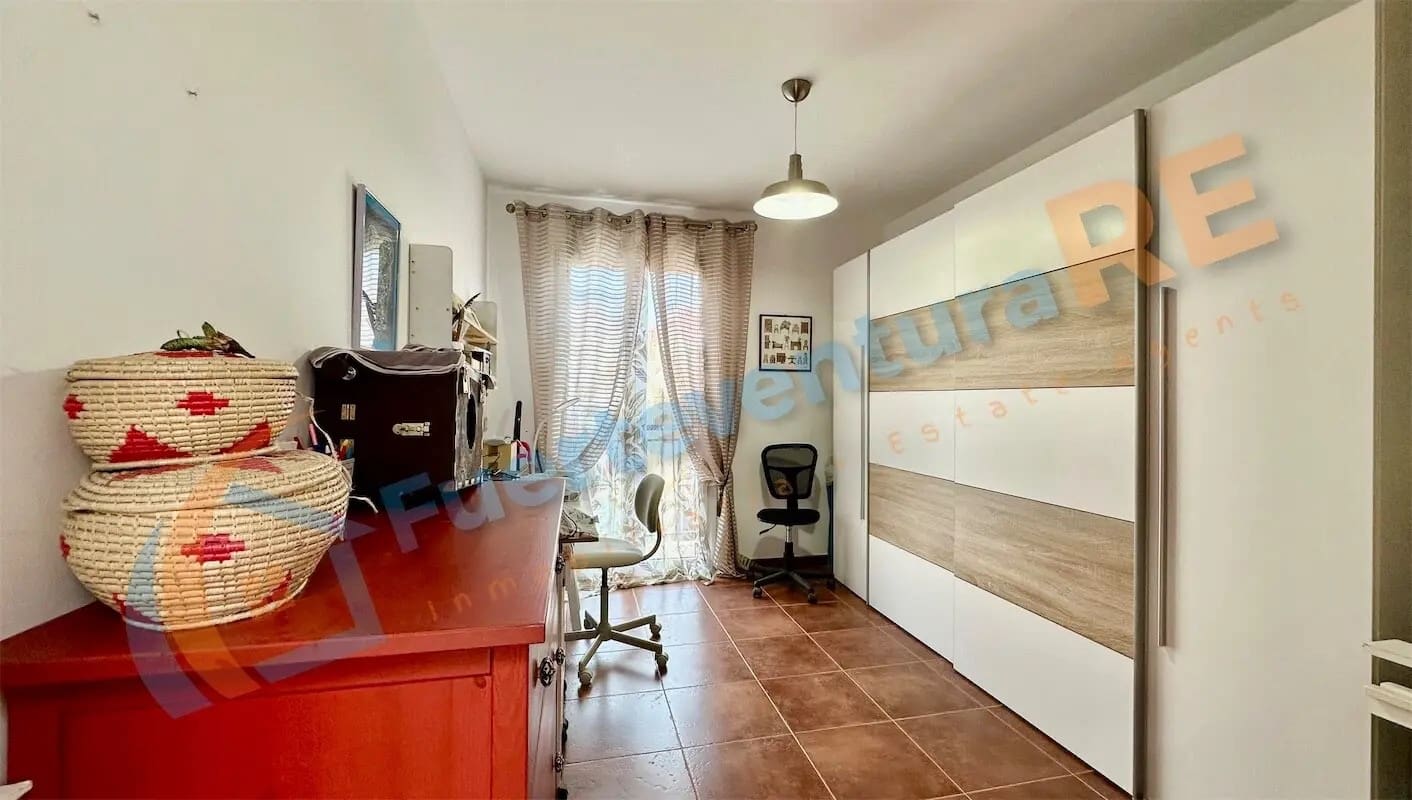 3 soveværelse Byhus til salg i Corralejo med swimmingpool garage - € 320.000 (Ref: 9000141)