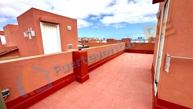 3 soverom Hus til salgs i Corralejo, La Oliva med svømmebasseng garasje - € 320 000 (Ref: 9000141)