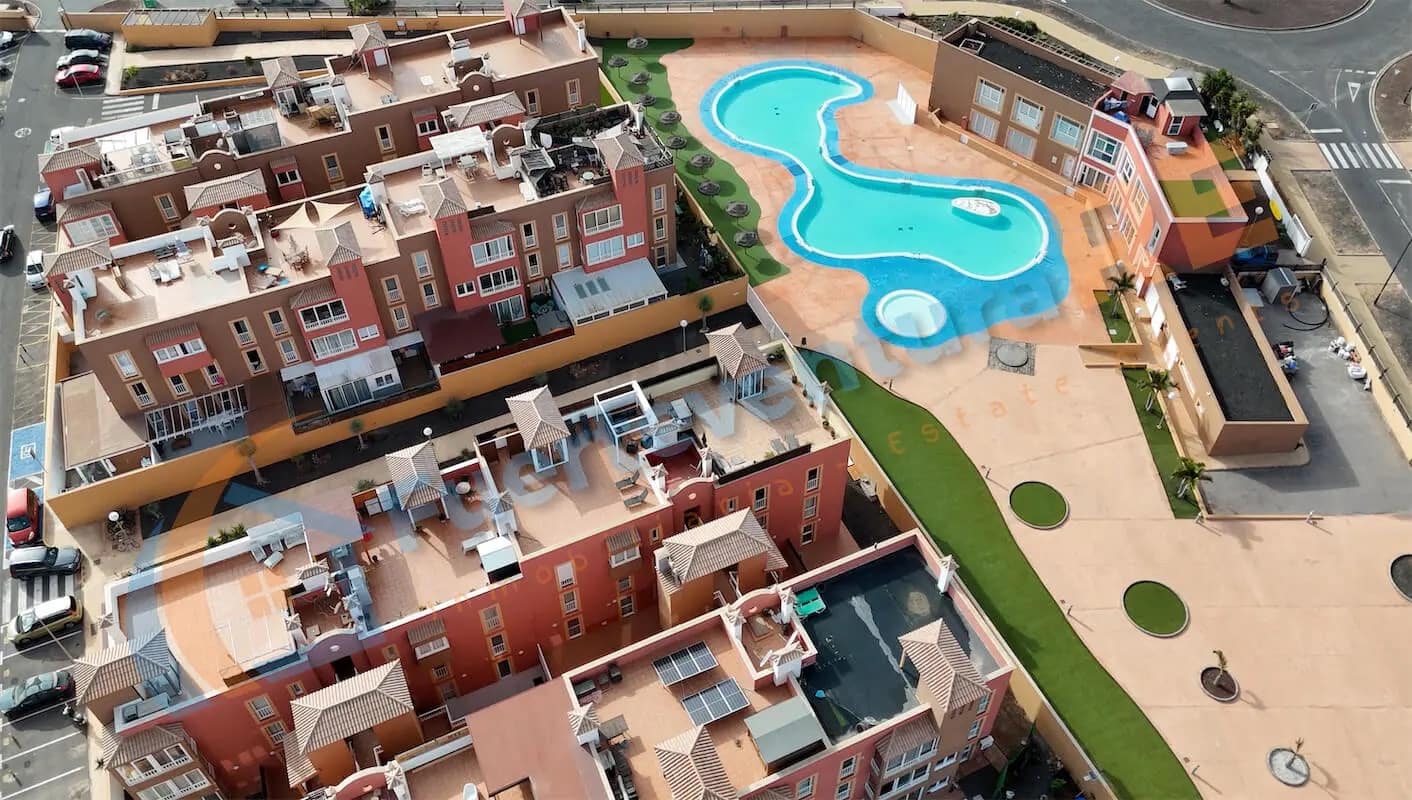 3 soveværelse Byhus til salg i Corralejo med swimmingpool garage - € 320.000 (Ref: 9000141)
