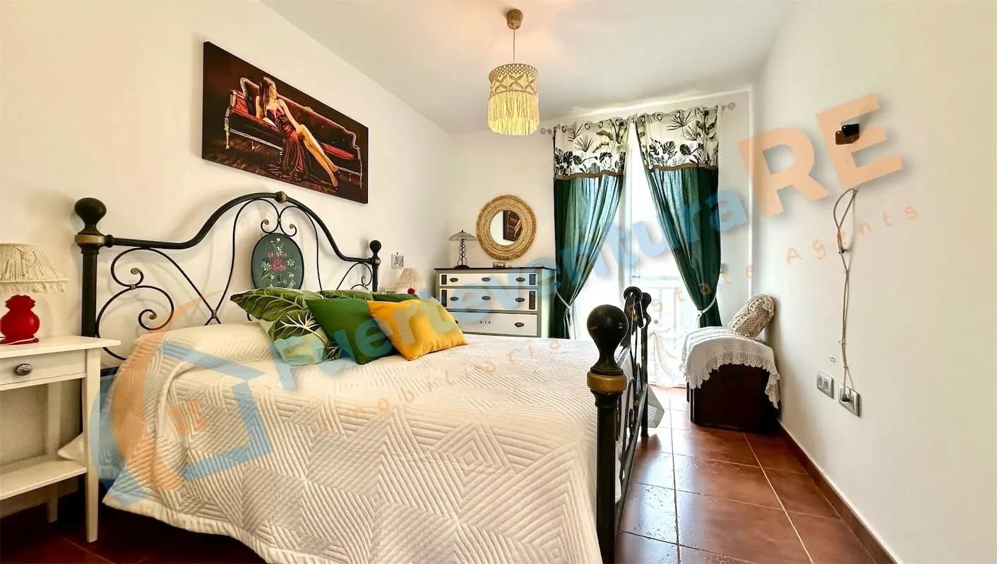 3 soveværelse Byhus til salg i Corralejo med swimmingpool garage - € 320.000 (Ref: 9000141)