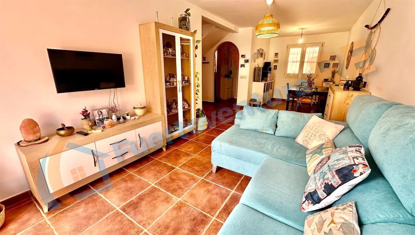 3 soveværelse Byhus til salg i Corralejo med swimmingpool garage - € 320.000 (Ref: 9000141)