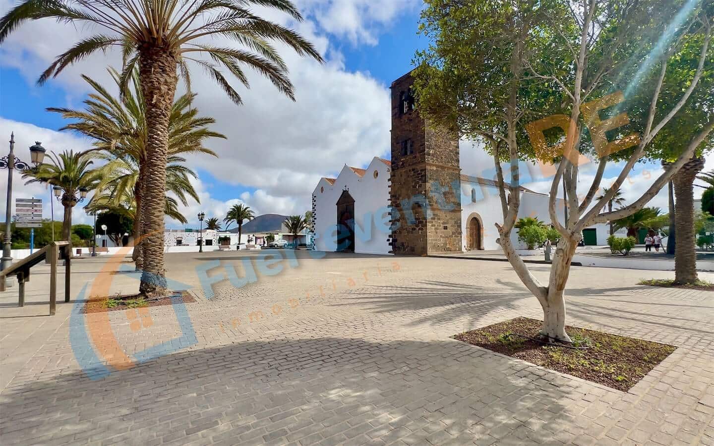 3 soveværelse Byhus til salg i La Oliva med garage - € 230.000 (Ref: 9035722)