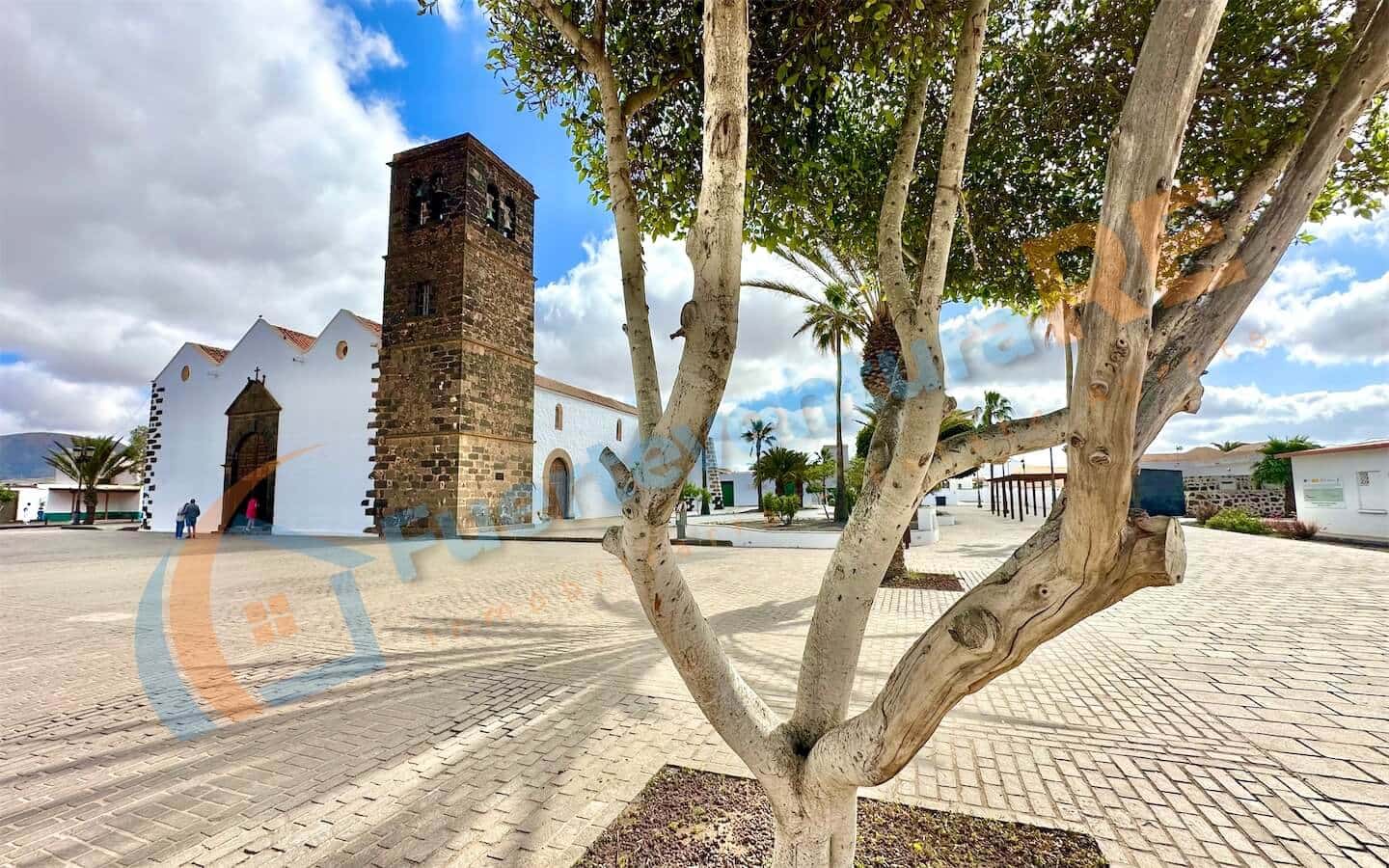 3 soveværelse Byhus til salg i La Oliva med garage - € 230.000 (Ref: 9035722)