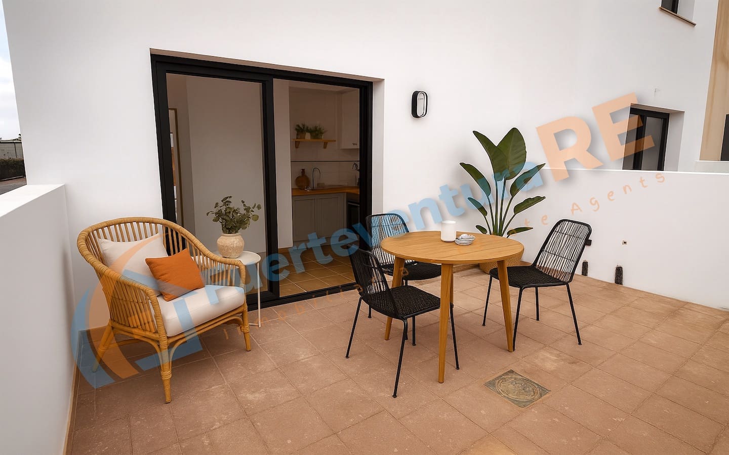 3 soveværelse Byhus til salg i La Oliva med garage - € 230.000 (Ref: 9035722)