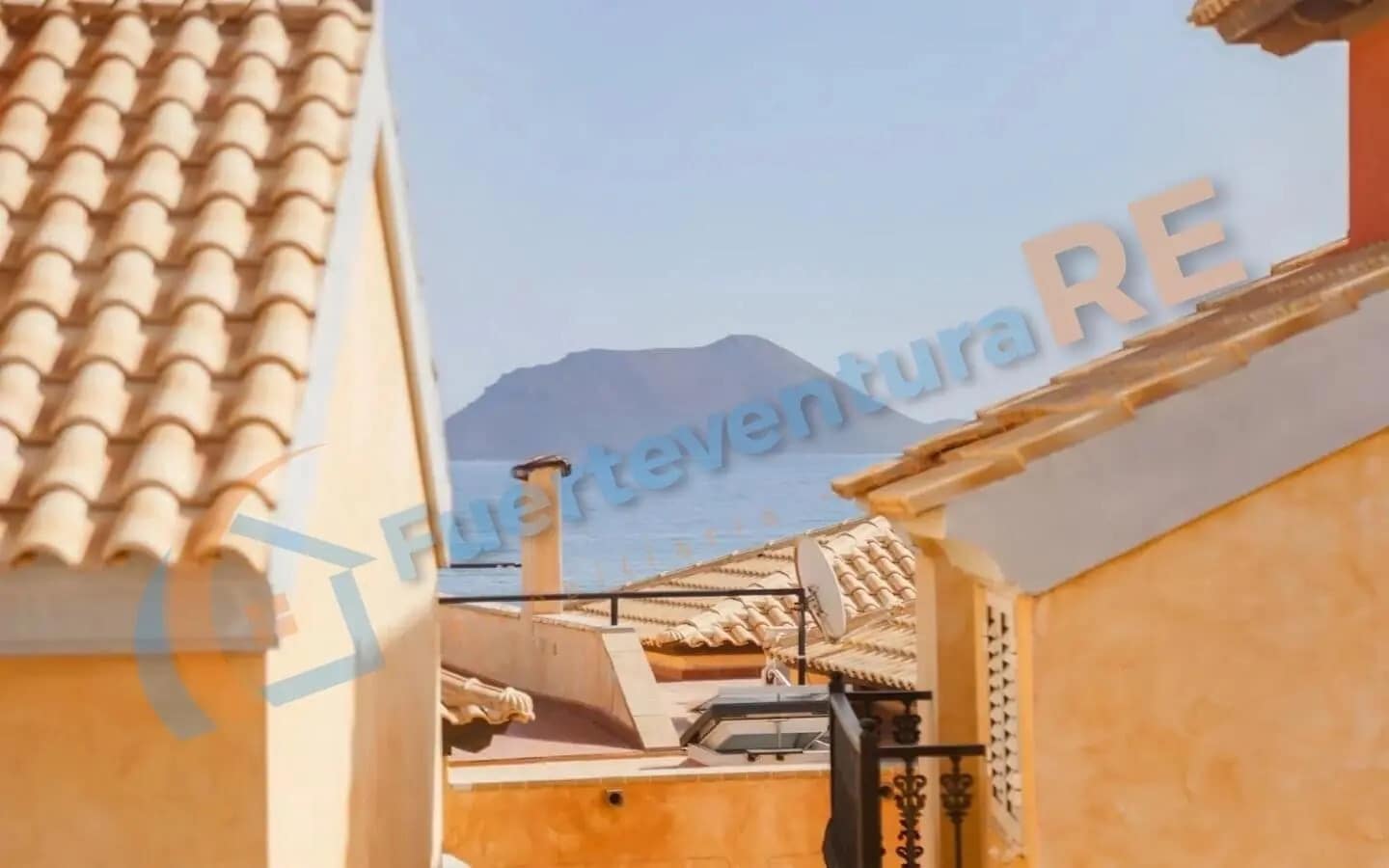 3 soverom Hus til salgs i Corralejo med svømmebasseng - € 480 000 (Ref: 9064733)