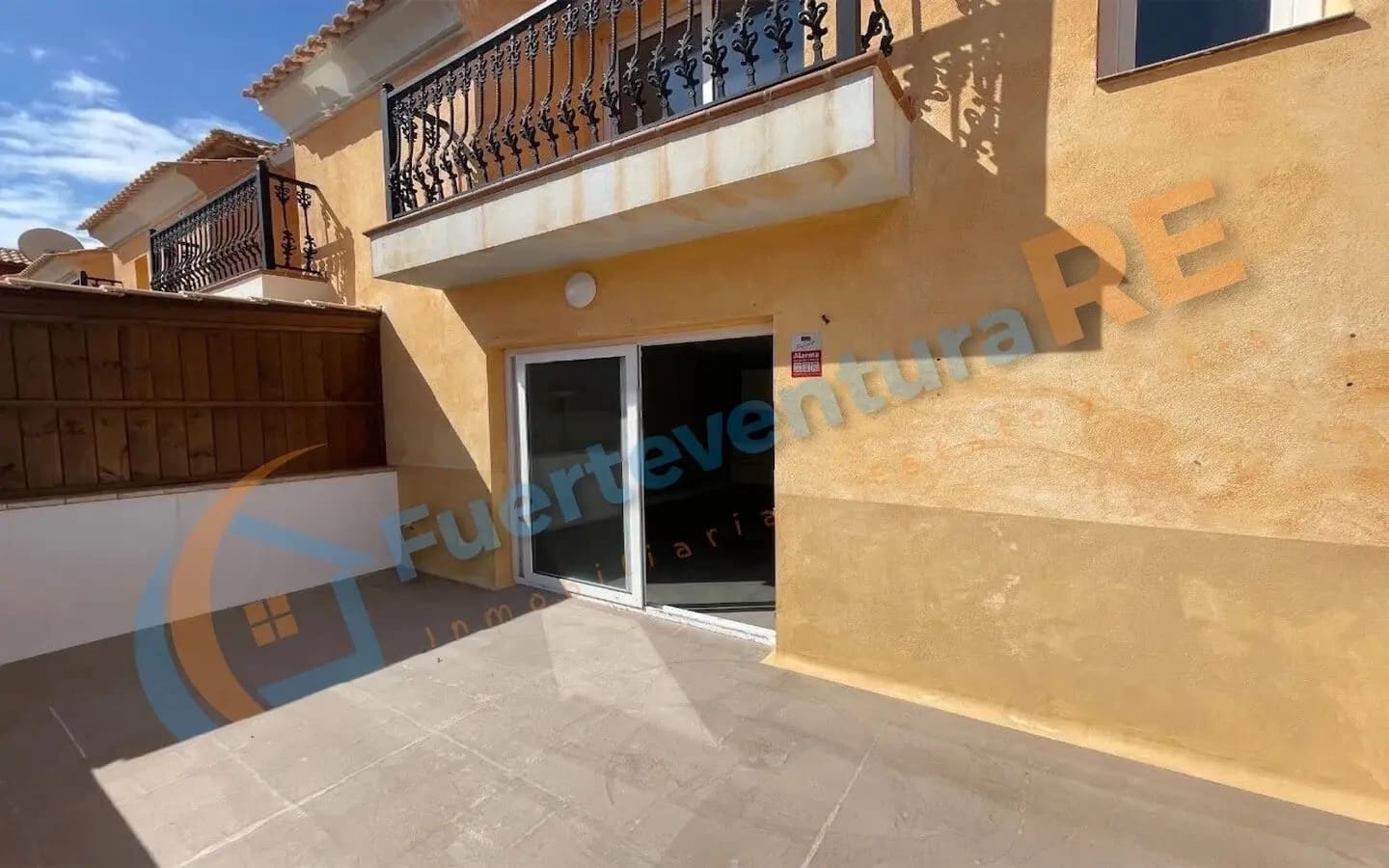 3 soverom Hus til salgs i Corralejo med svømmebasseng - € 480 000 (Ref: 9064733)