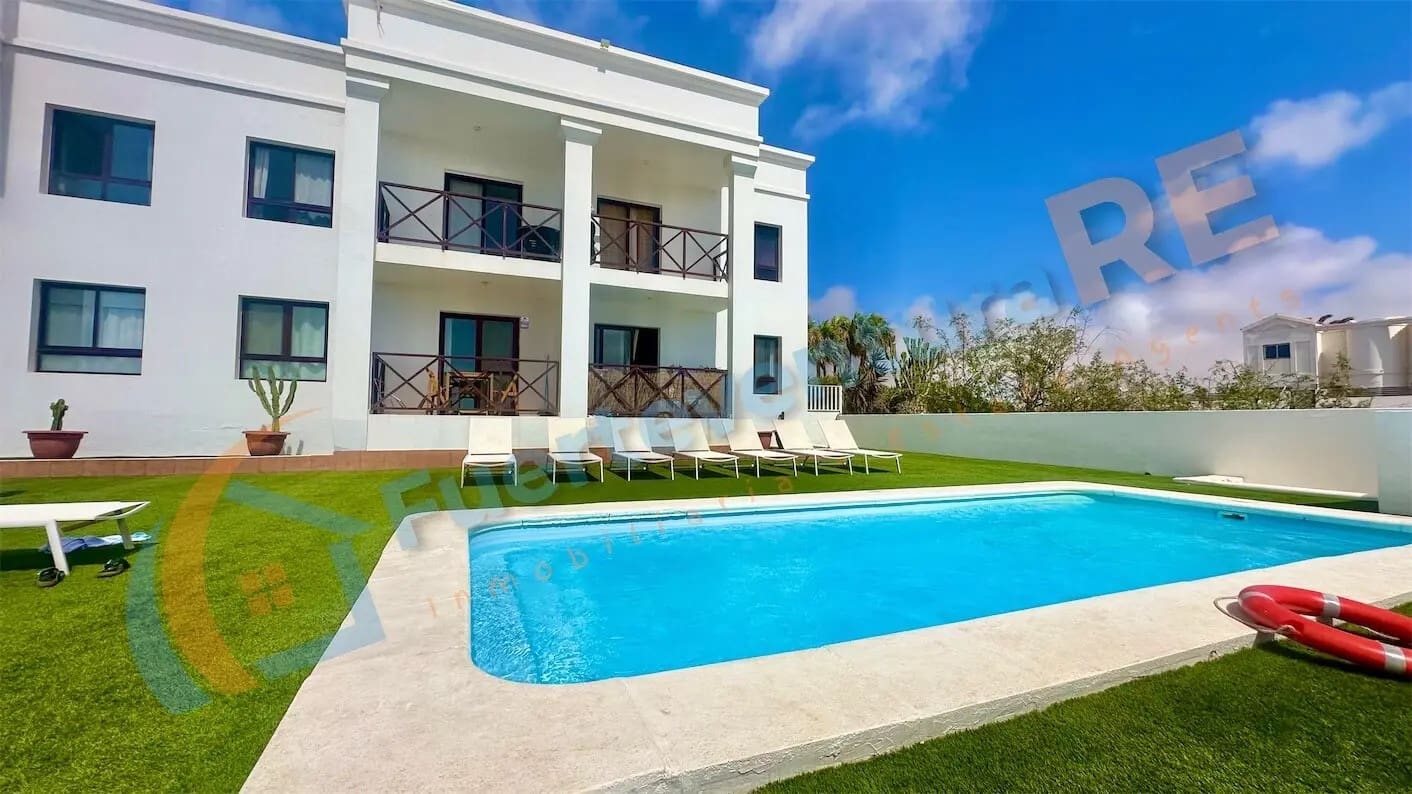 2 slaapkamer Penthouse te koop in El Cotillo met zwembad - € 360.000 (Ref: 9154704)