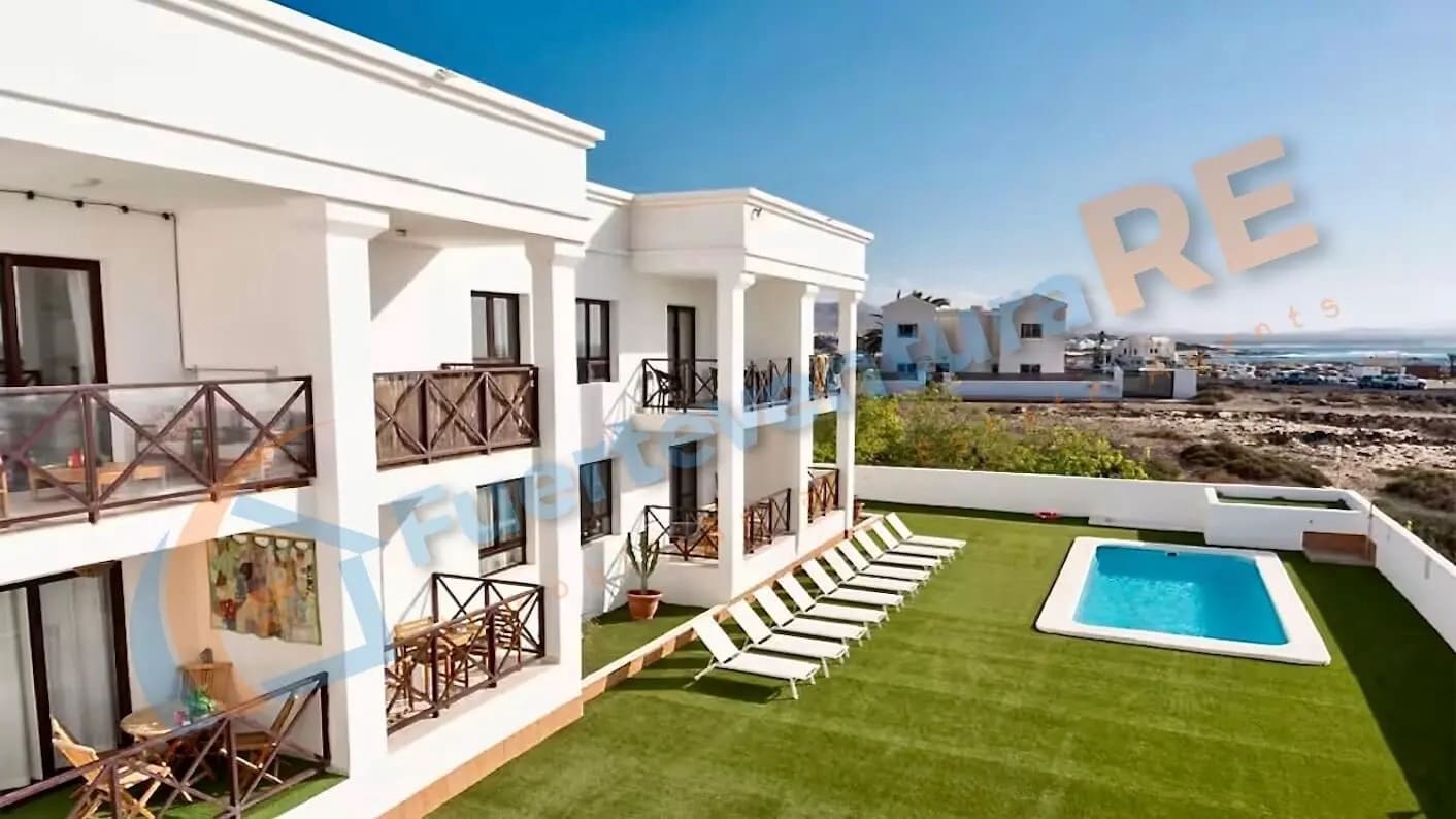 2 slaapkamer Penthouse te koop in El Cotillo met zwembad - € 360.000 (Ref: 9154704)
