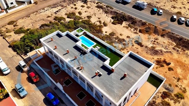 2 slaapkamer Penthouse te koop in El Cotillo, La Oliva met zwembad - € 360.000 (Ref: 9154704)