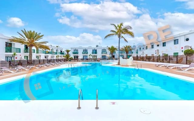 1 bedroom Apartment for sale in Corralejo, La Oliva with pool - € 168,000 (Ref: 9164307)