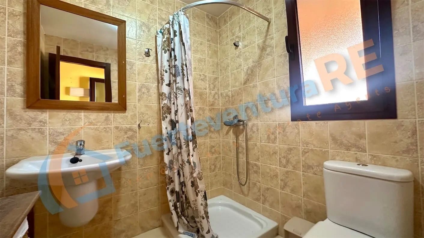 2 soveværelse Byhus til salg i Corralejo med swimmingpool garage - € 308.000 (Ref: 9181968)