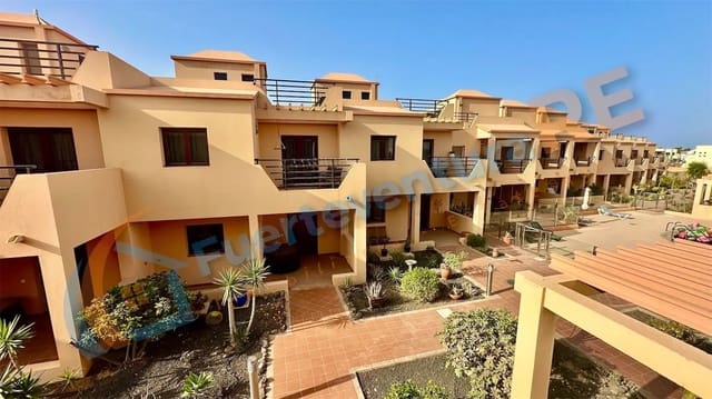2 soveværelse Byhus til salg i Corralejo, La Oliva med swimmingpool garage - € 308.000 (Ref: 9181968)