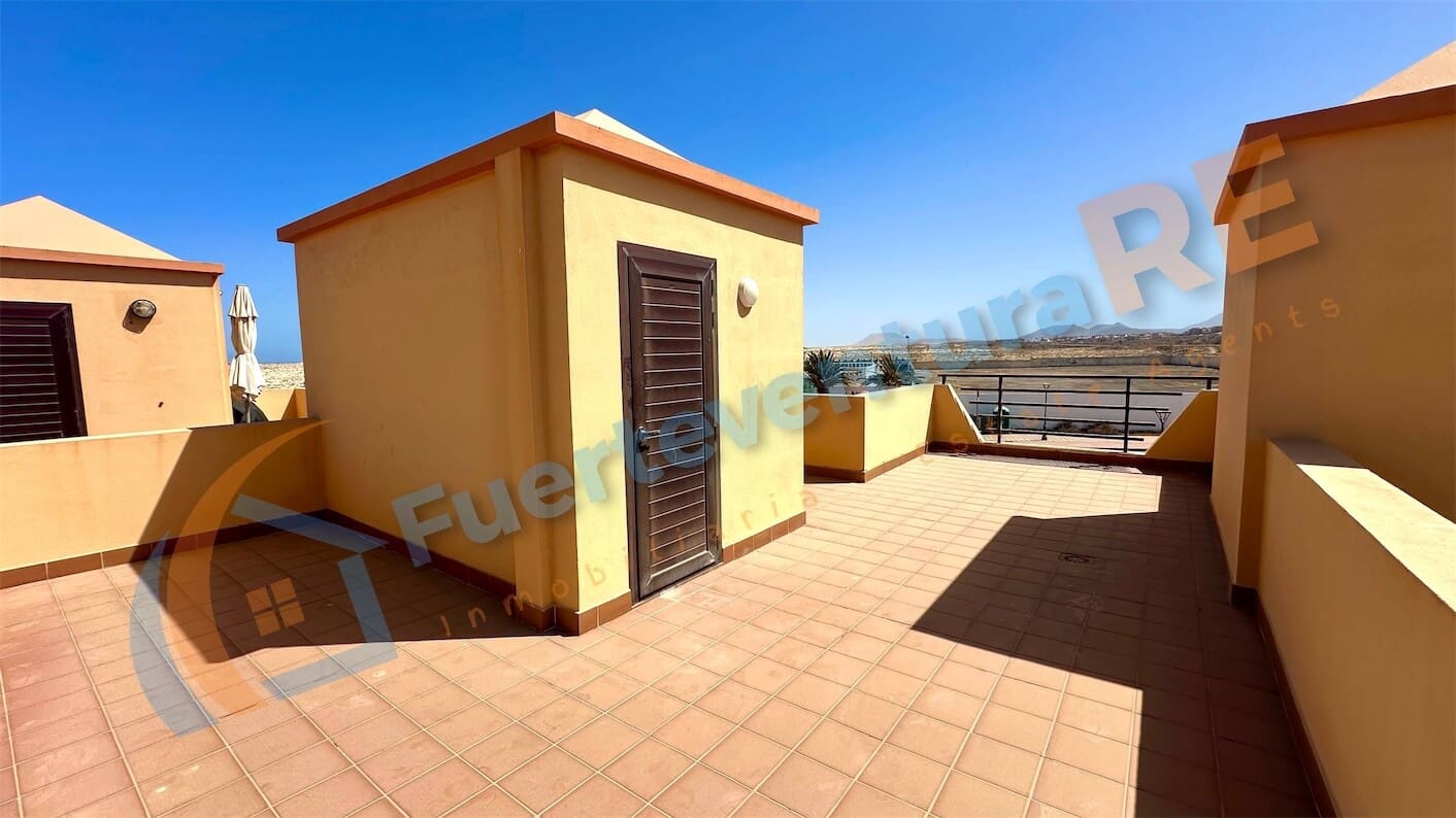 2 soveværelse Byhus til salg i Corralejo med swimmingpool garage - € 308.000 (Ref: 9181968)