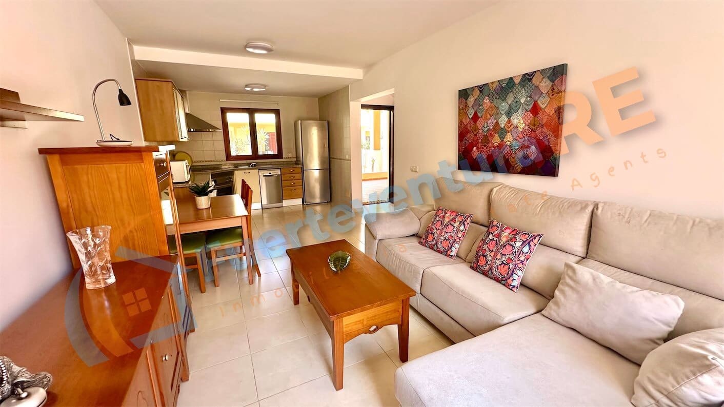 2 soveværelse Byhus til salg i Corralejo med swimmingpool garage - € 308.000 (Ref: 9181968)