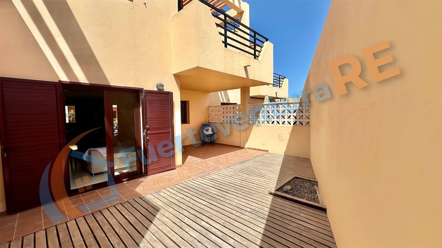 2 soveværelse Byhus til salg i Corralejo med swimmingpool garage - € 308.000 (Ref: 9181968)