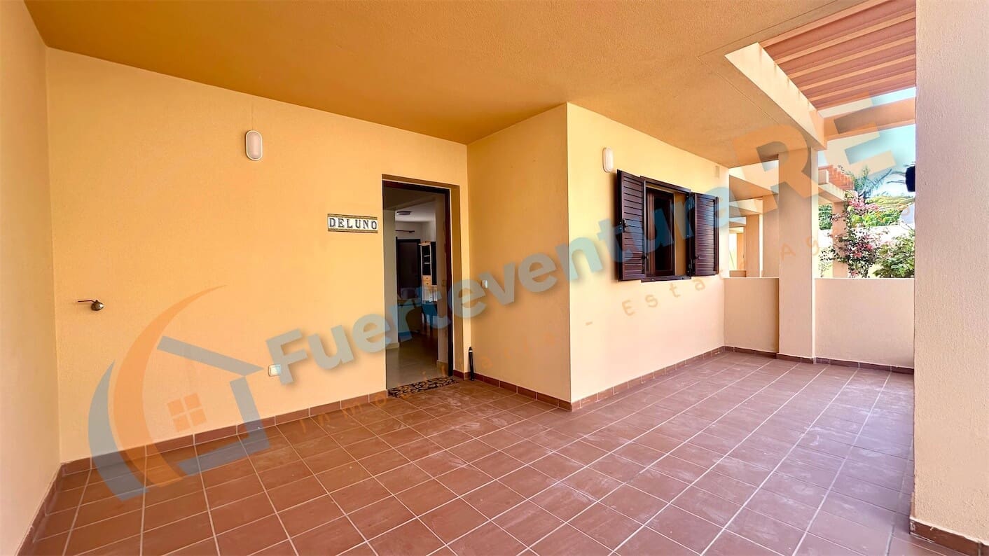 2 soveværelse Byhus til salg i Corralejo med swimmingpool garage - € 308.000 (Ref: 9181968)