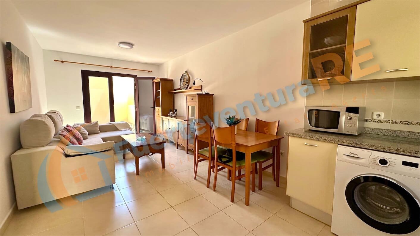 2 soveværelse Byhus til salg i Corralejo med swimmingpool garage - € 308.000 (Ref: 9181968)