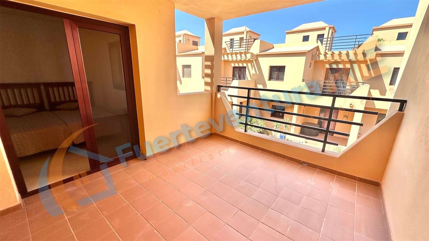 2 soveværelse Byhus til salg i Corralejo med swimmingpool garage - € 308.000 (Ref: 9181968)