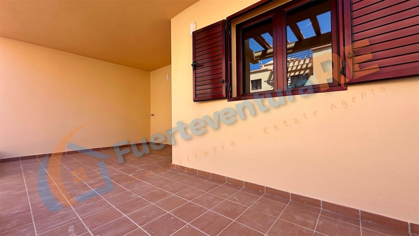 2 soveværelse Byhus til salg i Corralejo med swimmingpool garage - € 308.000 (Ref: 9181968)