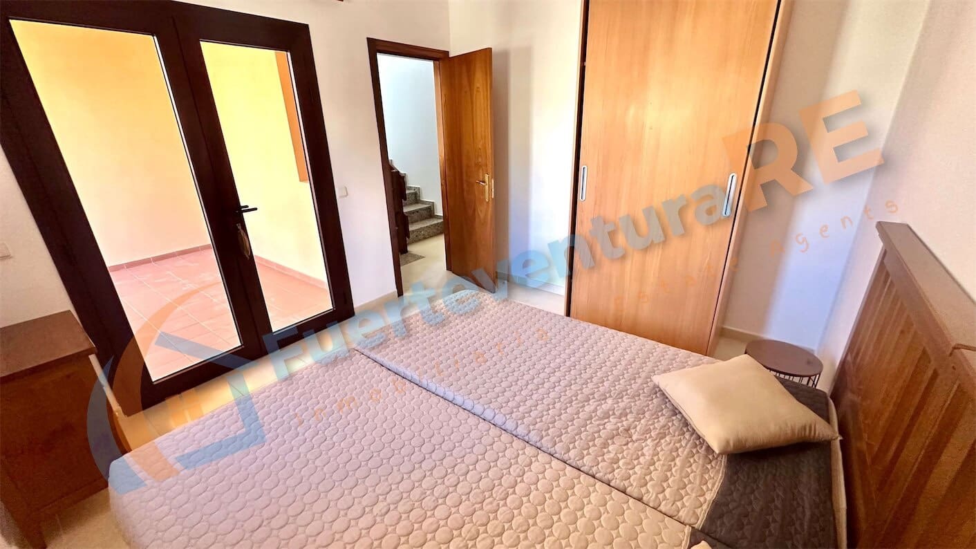 2 soveværelse Byhus til salg i Corralejo med swimmingpool garage - € 308.000 (Ref: 9181968)