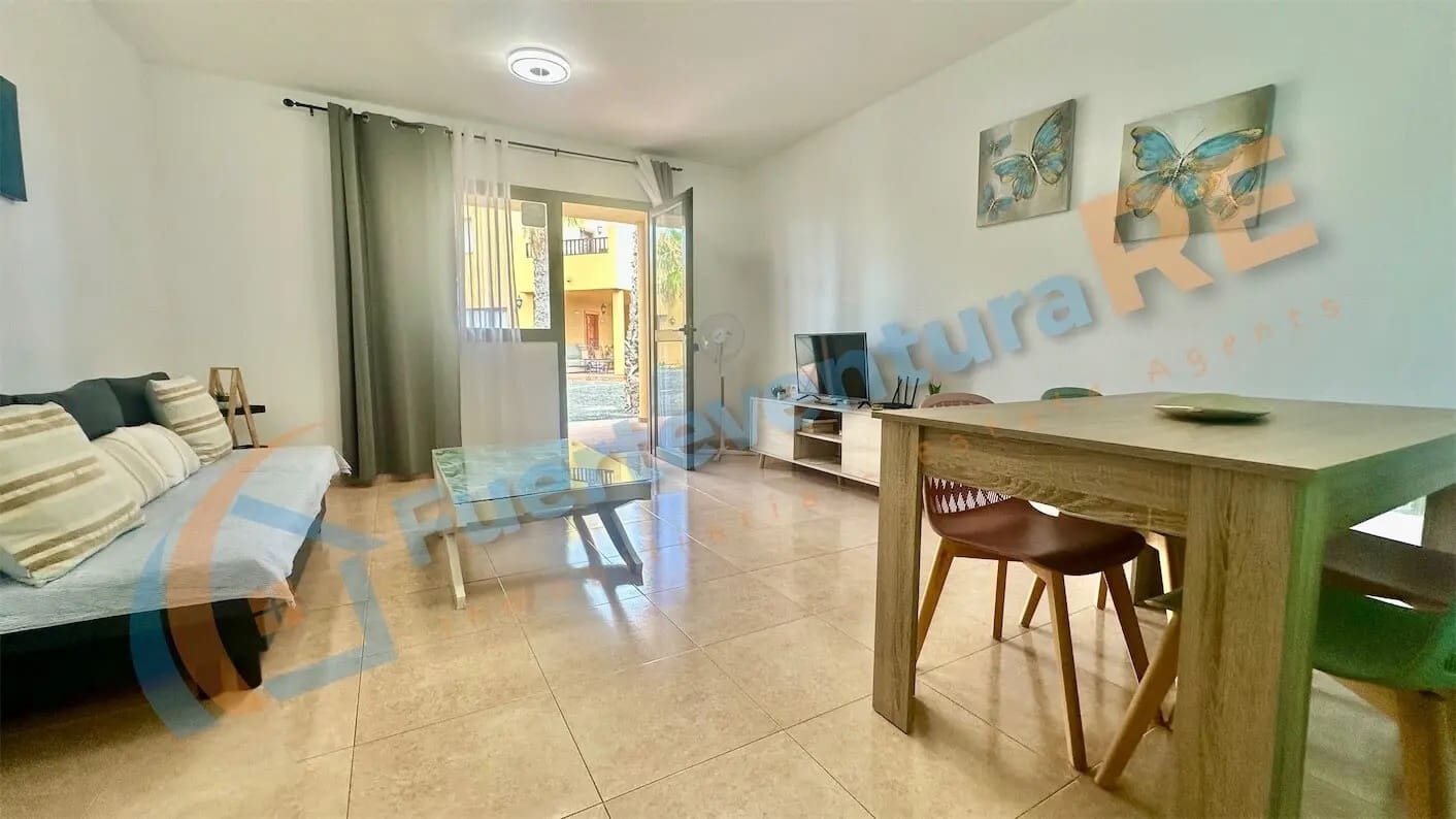 1 sovrum Lägenhet till salu i Corralejo med pool - 178 000 € (Ref: 9200251)